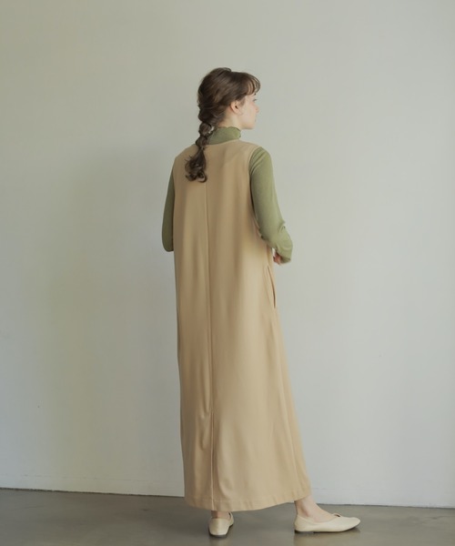 onetome(ワントゥーミー)の「Vネックワンピース(ワンピース・レディース・ベージュ/ブラウン・FREE)」の16枚目の写真