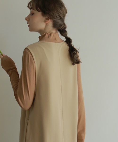 onetome(ワントゥーミー)の「Vネックワンピース(ワンピース・レディース・ベージュ/ブラウン・FREE)」の6枚目の写真