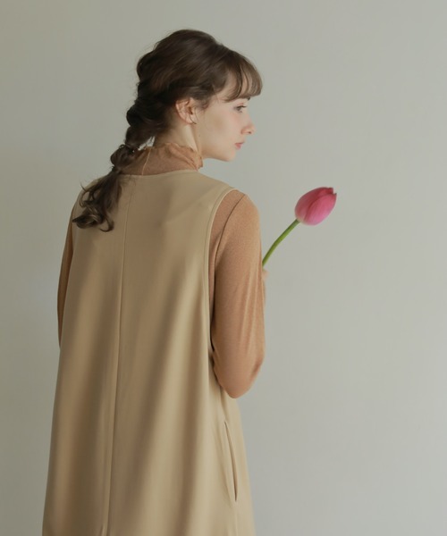 onetome(ワントゥーミー)の「Vネックワンピース(ワンピース・レディース・ベージュ/ブラウン・FREE)」の7枚目の写真
