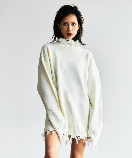 FIG&VIPER（フィグアンドバイパー）の「ハイネックダメージニットワンピ（チュニック・レディース・ブラック/ホワイト/ブラウン/ピンク・FREE）」の2枚目の写真