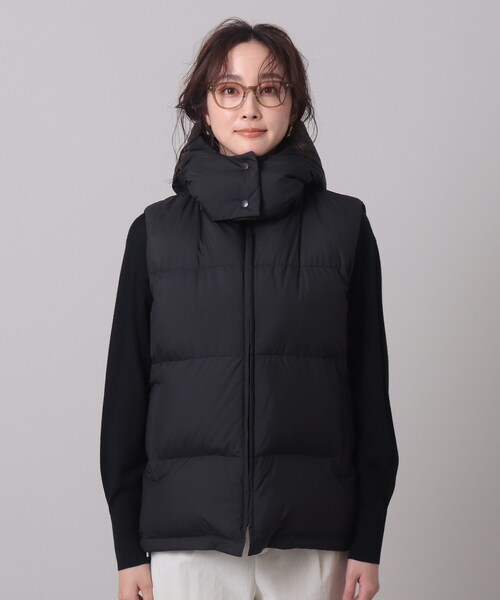 UNTITLED（アンタイトル）の「◆【フード取り外し可能】襟元2WAYダウンベスト＜洗える＞（ダウンベスト・レディース・ブラック/オフホワイト・44/48/00/02/04）」の4枚目の写真