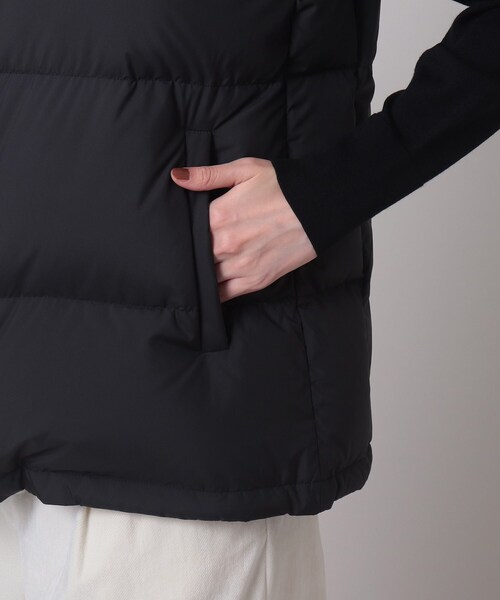 UNTITLED（アンタイトル）の「◆【フード取り外し可能】襟元2WAYダウンベスト＜洗える＞（ダウンベスト・レディース・ブラック/オフホワイト・44/48/00/02/04）」の11枚目の写真