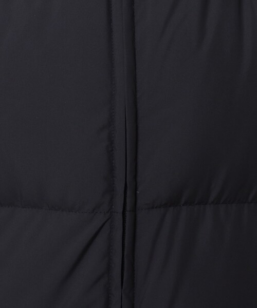 UNTITLED（アンタイトル）の「◆【フード取り外し可能】襟元2WAYダウンベスト＜洗える＞（ダウンベスト・レディース・ブラック/オフホワイト・44/48/00/02/04）」の13枚目の写真