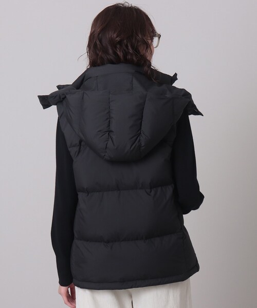 UNTITLED（アンタイトル）の「◆【フード取り外し可能】襟元2WAYダウンベスト＜洗える＞（ダウンベスト・レディース・ブラック/オフホワイト・44/48/00/02/04）」の16枚目の写真