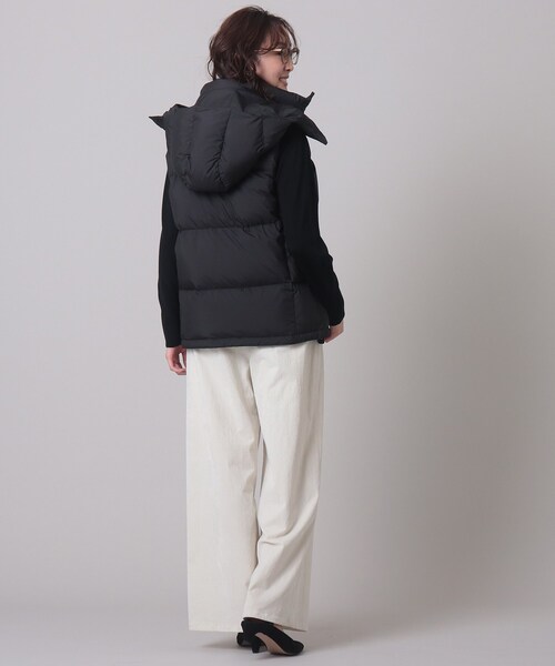 UNTITLED（アンタイトル）の「◆【フード取り外し可能】襟元2WAYダウンベスト＜洗える＞（ダウンベスト・レディース・ブラック/オフホワイト・44/48/00/02/04）」の18枚目の写真