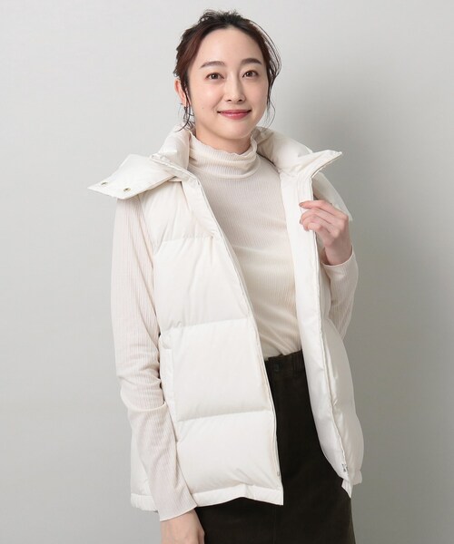 UNTITLED（アンタイトル）の「◆【フード取り外し可能】襟元2WAYダウンベスト＜洗える＞（ダウンベスト・レディース・ブラック/オフホワイト・44/48/00/02/04）」の19枚目の写真