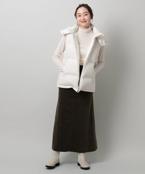 UNTITLED（アンタイトル）の「◆【フード取り外し可能】襟元2WAYダウンベスト＜洗える＞（ダウンベスト・レディース・ブラック/オフホワイト・44/48/00/02/04）」の22枚目の写真