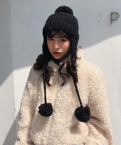 c.u.l（シーユーエル）の「ボンボン付き 耳あて ニット帽 cula467（ニットキャップ/ビーニー・レディース・ブラック/ブラウン/アイボリー・FREE）」の6枚目の写真