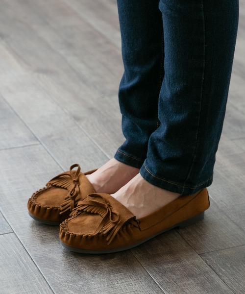 mooimooi（モーイモーイ）の「フリンジモカシン（モカシン/デッキシューズ・レディース・ホワイト/チャコールグレー/ブラック/ベージュ/ブラック系その他/キャメル/グレイッシュベージュ・LL/3L/S/M/L/XS）」の7枚目の写真