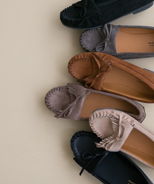 mooimooi（モーイモーイ）の「フリンジモカシン（モカシン/デッキシューズ・レディース・ホワイト/チャコールグレー/ブラック/ベージュ/ブラック系その他/キャメル/グレイッシュベージュ・LL/3L/S/M/L/XS）」の3枚目の写真