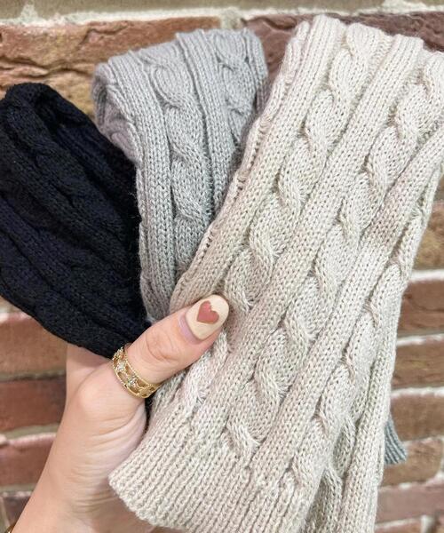 INGNI（イング）の「縄編みアームウォーマー（その他・レディース・アイボリー/グレー/ベージュ/ブラック・ONE SIZE）」の4枚目の写真