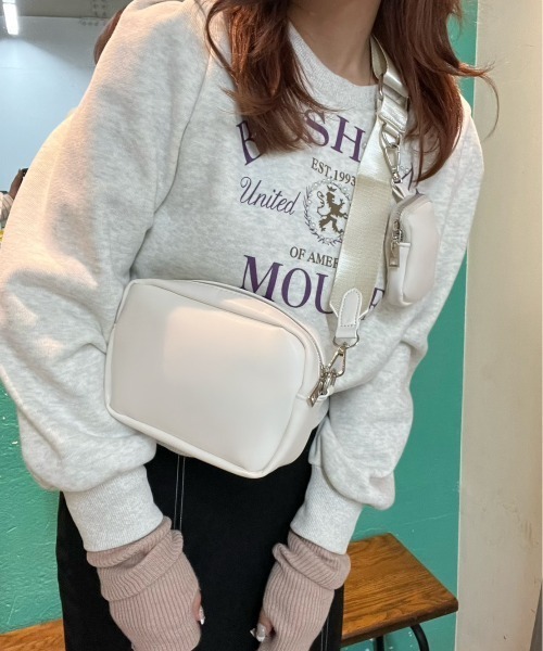 LAC-VERT（ラック・ヴェール）の「【男女兼用】ポーチ付きショルダーバッグ（ショルダーバッグ・レディース・ブラック/ホワイト・FREE）」の19枚目の写真