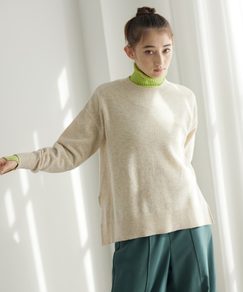 LANVIN en Bleu（ランバンオンブルー）の「アシンメヘムスリットニット