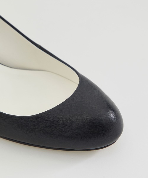 BEAUTIFUL SHOES(ビューティフルシューズ)の「【BEAUTIFUL SHOES / ビューティフルシューズ】MIDDLEROUNDMONOCHROME / ミドルラウンドモノクローム(パンプス・レディース・ブラック・23.5/23)」の7枚目の写真