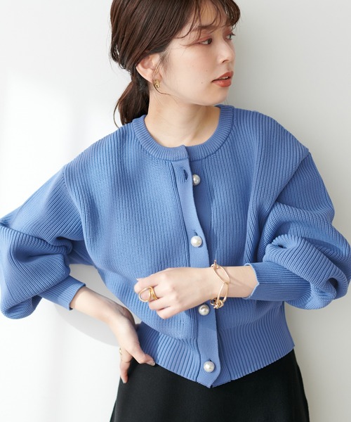 natural couture（ナチュラルクチュール）の「BIGパールポリニットカーディガン（カーディガン/ボレロ・レディース・オフホワイト/ブルー/ブラック/モカ/イエロー/ネイビー・FREE）」の15枚目の写真