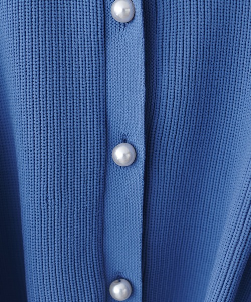 natural couture（ナチュラルクチュール）の「BIGパールポリニットカーディガン（カーディガン/ボレロ・レディース・オフホワイト/ブルー/ブラック/モカ/イエロー/ネイビー・FREE）」の19枚目の写真