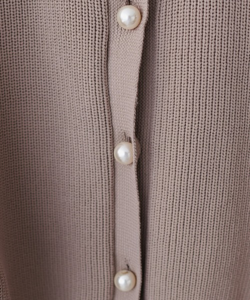 natural couture（ナチュラルクチュール）の「BIGパールポリニットカーディガン（カーディガン/ボレロ・レディース・オフホワイト/ブルー/ブラック/モカ/イエロー/ネイビー・FREE）」の14枚目の写真