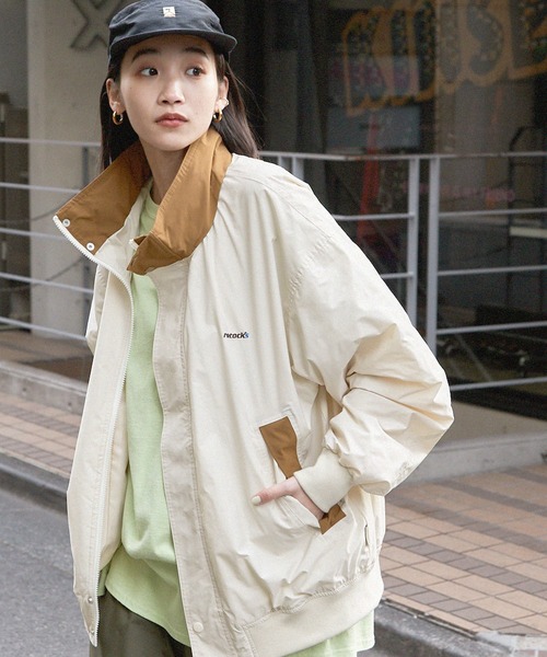 MONO-MART(モノマート)の「【retock's】ロゴ刺繍 ビッグシルエット 2WAY配色スタンドネックブルゾン(ブルゾン・メンズ・カーキ/アイボリー/ブラック/グレー・M/L)」の15枚目の写真