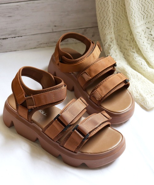 LibertyDoll（リバティードール）の「軽量厚底 スタイルアップソール スポーツサンダル（サンダル・レディース・カーキ系2/カーキ系1/ブラウン系1/ブラック系2/ブラック系1/グレー系2/ブラウン系2/ベージュ系2/グレー系1・M/S/L/LL）」の6枚目の写真
