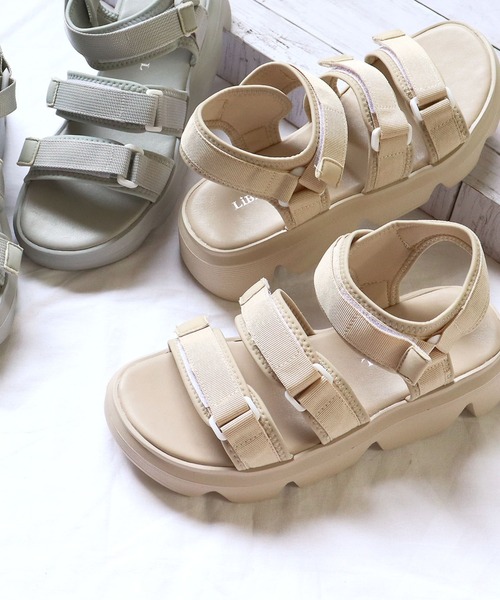 LibertyDoll（リバティードール）の「軽量厚底 スタイルアップソール スポーツサンダル（サンダル・レディース・カーキ系2/カーキ系1/ブラウン系1/ブラック系2/ブラック系1/グレー系2/ブラウン系2/ベージュ系2/グレー系1・M/S/L/LL）」の7枚目の写真
