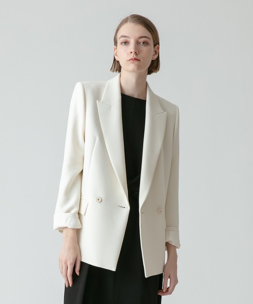 allureville（アルアバイル）の「マットストレッチダブルブレストジャケット（テーラードジャケット・レディース・サックスブルー/ネイビー/アイボリー・1/2）」の2枚目の写真