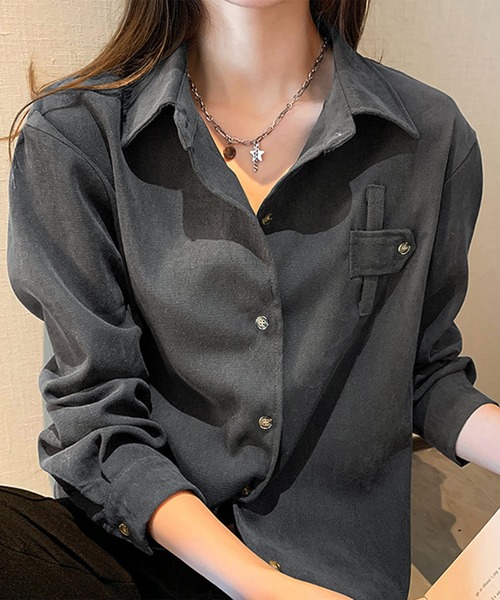 Amulet(アミュレット)の「オーバーサイズシンプルシャツ(シャツ/ブラウス・レディース・ベージュ/ホワイト/ブラック・M/L/XL)」の10枚目の写真