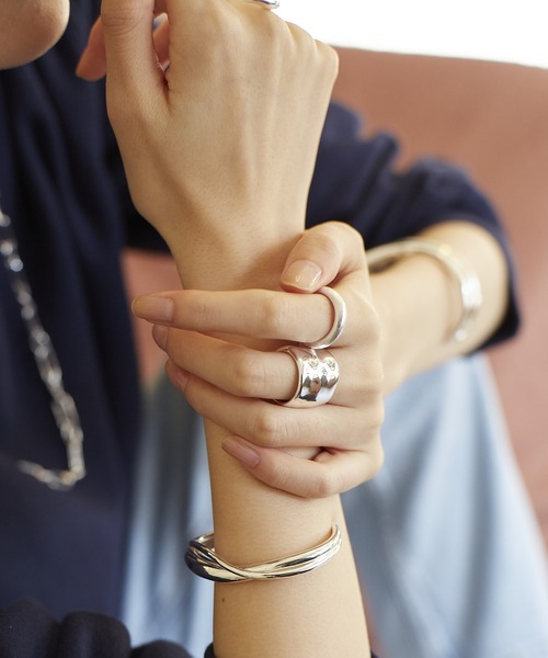 Nothing And Others（ナッシングアンドアザーズ）の「「Nothing And Others/ナッシングアンドアザーズ」Width asymmetry Ring（リング・レディース・シルバー・FREE）」の13枚目の写真