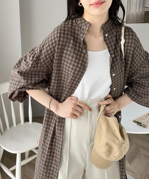 Java（ジャバ）の「《JaVa ジャバコラボ》モテ愛されレディに。2way サッカー素材7分袖ロングシャツ（シャツ/ブラウス・レディース・グレー系その他/オフホワイト/ブラウン系その他/ブラック・LARGE/X-LARGE/SMALL/MEDIUM）」の4枚目の写真