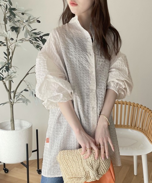 Java（ジャバ）の「《JaVa ジャバコラボ》モテ愛されレディに。2way サッカー素材7分袖ロングシャツ（シャツ/ブラウス・レディース・グレー系その他/オフホワイト/ブラウン系その他/ブラック・LARGE/X-LARGE/SMALL/MEDIUM）」の6枚目の写真