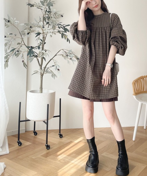 Java（ジャバ）の「《JaVa ジャバコラボ》モテ愛されレディに。2way サッカー素材7分袖ロングシャツ（シャツ/ブラウス・レディース・グレー系その他/オフホワイト/ブラウン系その他/ブラック・LARGE/X-LARGE/SMALL/MEDIUM）」の9枚目の写真