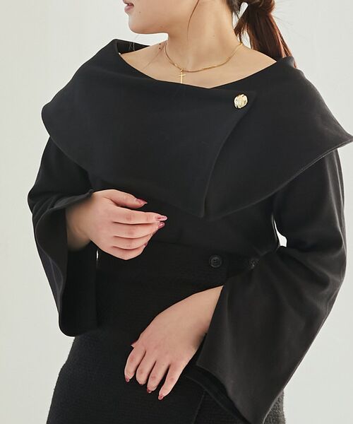 MAJESTIC LEGON(マジェスティックレゴン)の「フレアースリーブオフショルトップス(Tシャツ/カットソー・レディース・グレイッシュベージュ/ブラウン/アイボリー/ブラック・MEDIUM)」の1枚目の写真