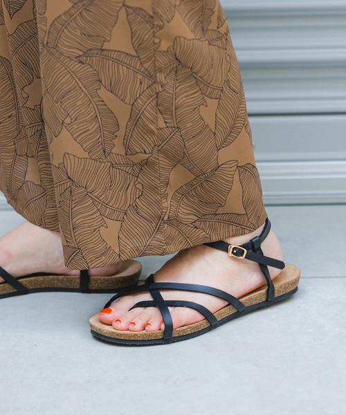 RODE SKO(ロデスコ)の「ラフソールナローストラップサンダル(サンダル・レディース・ブラック/ブラウン/ホワイト・38/37/36)」の19枚目の写真