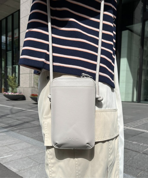 CPCM(シーピーシーエム)の「フェイクレザージップモバイルショルダー(スマホグッズ・メンズ・アイボリー/グリーン/ブラック・FREE)」の10枚目の写真