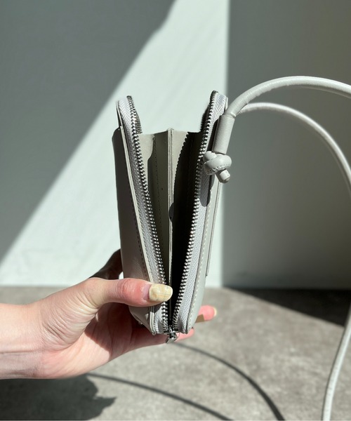 CPCM(シーピーシーエム)の「フェイクレザージップモバイルショルダー(スマホグッズ・メンズ・アイボリー/グリーン/ブラック・FREE)」の17枚目の写真