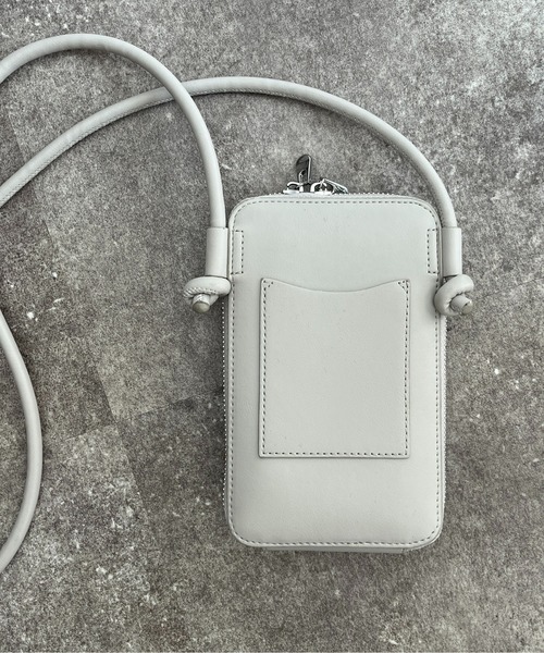 CPCM(シーピーシーエム)の「フェイクレザージップモバイルショルダー(スマホグッズ・メンズ・アイボリー/グリーン/ブラック・FREE)」の7枚目の写真