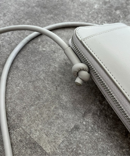 CPCM(シーピーシーエム)の「フェイクレザージップモバイルショルダー(スマホグッズ・メンズ・アイボリー/グリーン/ブラック・FREE)」の19枚目の写真