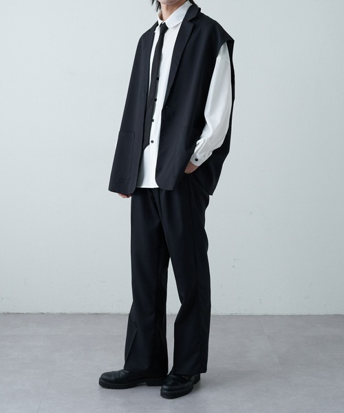 COLONY 2139（コロニートゥーワンスリーナイン）の「WEB/一部店舗限定 テーラードジレ（ベスト・メンズ・アイボリー/ブラック・X-LARGE/MEDIUM/LARGE）」の4枚目の写真