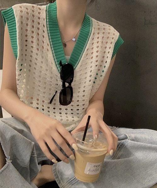 SEN TOKYO（セントーキョー）の「劇的にあか抜け。バイカラーVネックサマーニットベスト（ベスト・レディース・グリーン/ブラック/パープル・FREE）」の3枚目の写真