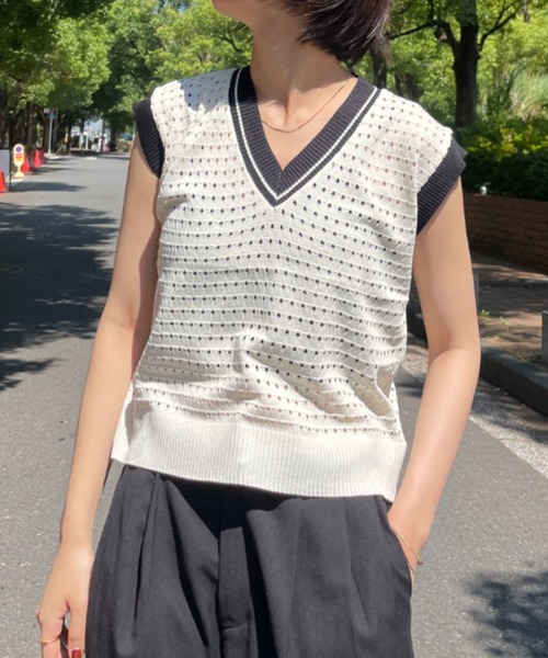 SEN TOKYO（セントーキョー）の「劇的にあか抜け。バイカラーVネックサマーニットベスト（ベスト・レディース・グリーン/ブラック/パープル・FREE）」の2枚目の写真