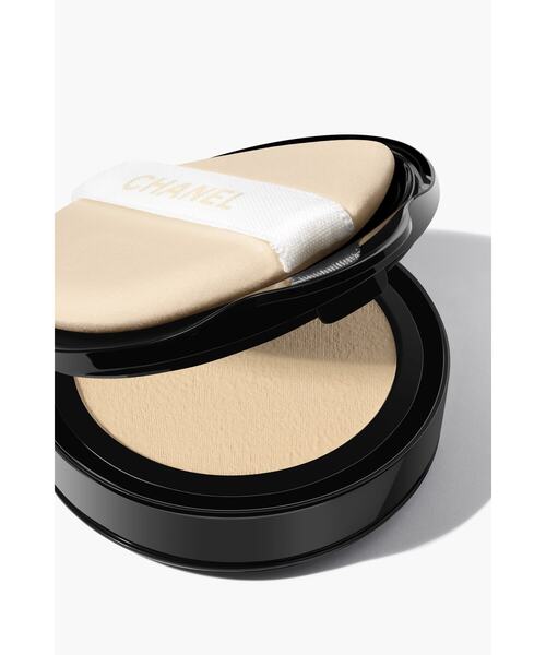 CHANEL(シャネル)の「レ ベージュ ヘルシー グロウ クッション (リフィル) ファンデーション(フレッシュで明るいつやのある仕上がり)SPF 30/PA+++(ファンデーション・レディース・B10/BR12/B20/BD21/B30/BD01/B40/BR22・FREE)」の22枚目の写真