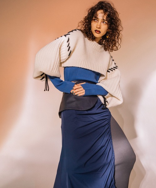 AULA AILA（アウラアイラ）の「ショートハンドニット（ニット/セーター・レディース・ブラック/レッド/オフホワイト・0）」の5枚目の写真