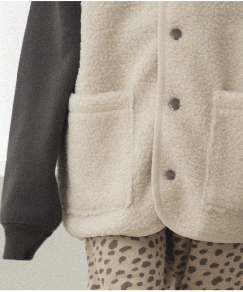 pairmanon（ペアマノン）の「【ママとおそろい】シープボア ベスト（ベスト・キッズ・モカ/ブラック/アイボリー・110/100/130/120/90/140/150）」の4枚目の写真