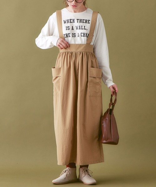 Viola e Viola（ヴィオラエヴィオラ）の「あったか綿１００％ロゴＴシャツ（Tシャツ/カットソー・レディース・ブラック/モカ/ホワイト・LL/L/M/3L）」の2枚目の写真