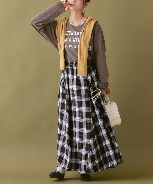 Viola e Viola（ヴィオラエヴィオラ）の「あったか綿１００％ロゴＴシャツ（Tシャツ/カットソー・レディース・ブラック/モカ/ホワイト・LL/L/M/3L）」の10枚目の写真