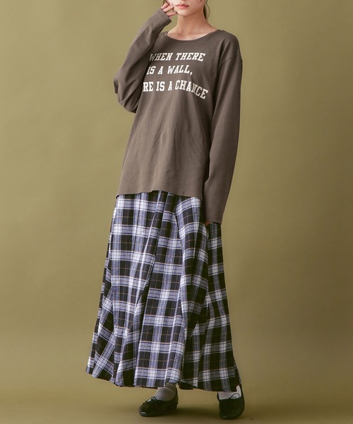 Viola e Viola（ヴィオラエヴィオラ）の「あったか綿１００％ロゴＴシャツ（Tシャツ/カットソー・レディース・ブラック/モカ/ホワイト・LL/L/M/3L）」の11枚目の写真