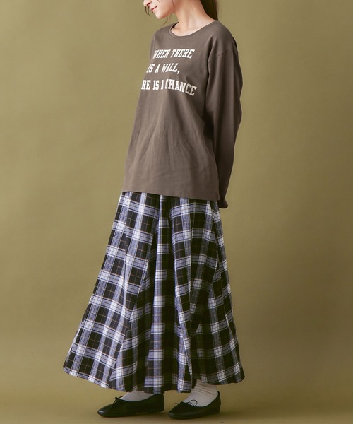 Viola e Viola（ヴィオラエヴィオラ）の「あったか綿１００％ロゴＴシャツ（Tシャツ/カットソー・レディース・ブラック/モカ/ホワイト・LL/L/M/3L）」の12枚目の写真