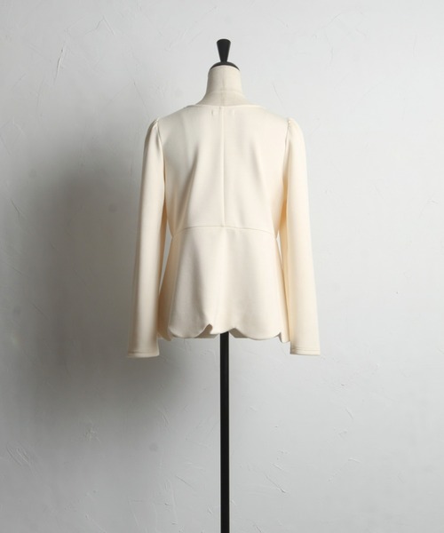 &. NOSTALGIA（アンドドットノスタルジア）の「【ZOZO限定】スカラップペプラムトップス（Tシャツ/カットソー・レディース・ブラック/アイボリー・FREE）」の8枚目の写真