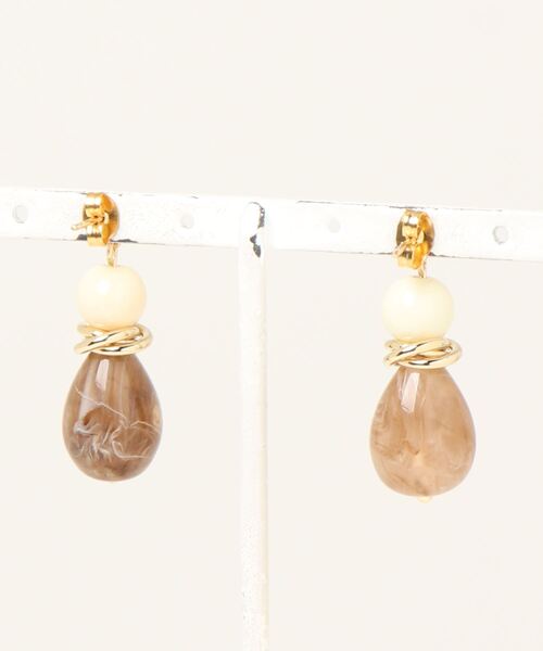 tone(トーン)の「【Amiche】アクリルビーズピアス(MA)(ピアス(両耳用)・レディース・ゴールド・FREE)」の2枚目の写真