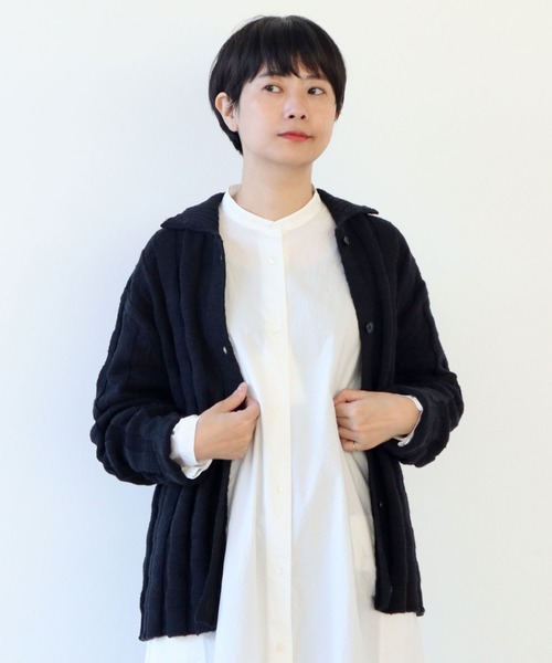 yuni（ユニ　）の「●スラブコットンジャカード　襟ニットカーディガン　1701KN006241（カーディガン/ボレロ・レディース・グレー/ブラック/アイボリー・FREE）」の7枚目の写真