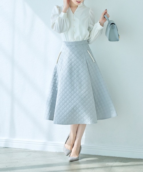 tocco closet(トッコ クローゼット)の「パール釦スタンドスキッパーブラウス(シャツ/ブラウス・レディース・ブラック/オフホワイト・M)」の4枚目の写真